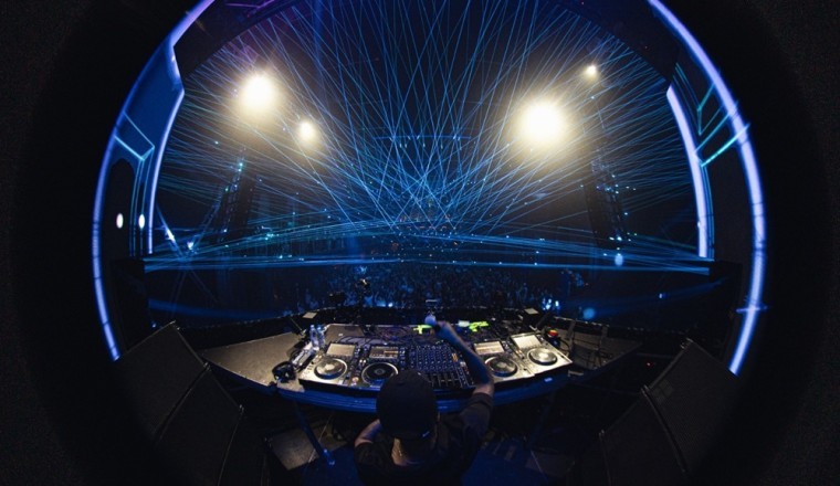 اختتام فعاليات "بورتال 2030–2050" في موسكو بمشاركة 110 من منسّقي الموسيقى العالميين، وأكثر من 240 ساعة من الموسيقى الإلكترونية، وعروض فنية رقمية مبهرة